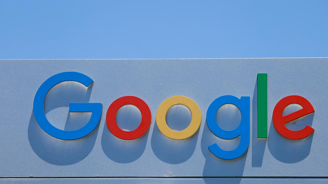 Le logo de Google photographié sur l'un des complexes de l'entreprise à Irvine, Californie. [Reuters - Mike Blake]
