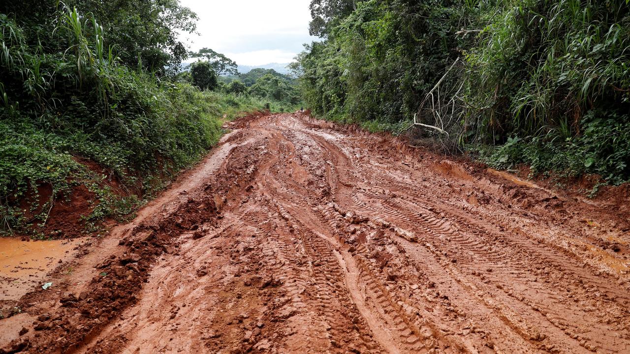 Une route boueuse photographiée dans la province d'Ituri, en République démocratique du Congo (photo d'illustration). [Reuters - Goran Tomasevic]