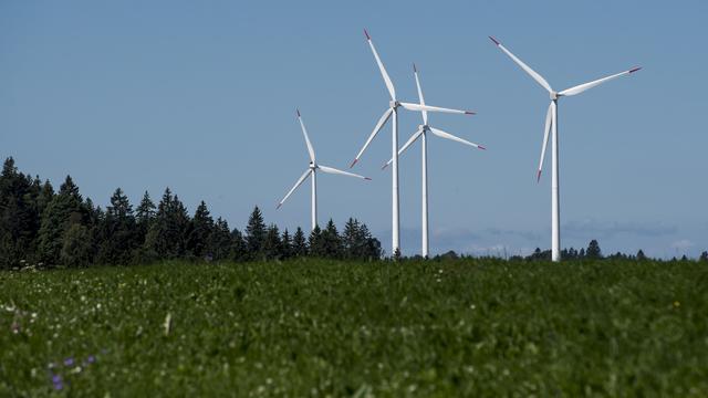 Fribourg serait le troisième canton suisse disposant du plus grand potentiel éolien, après Vaud et Berne (image d'illustration). [Keystone - Jean-Christophe Bott]