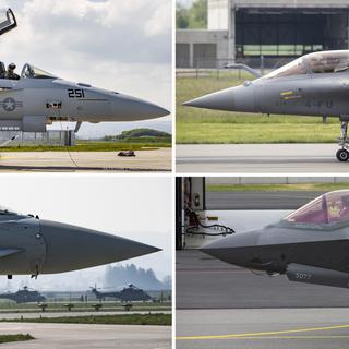 Les quatre avions en lice pour remplacer les F-A-18 de l'armée suisse: le F/A-18 Super Hornet, le Rafale, l'Eurofighter et le F-35 (de gauche à droite et de haut en bas). [Keystone - Gaëtan Bally/Peter Klaunzer/Jean-Christophe Bott]