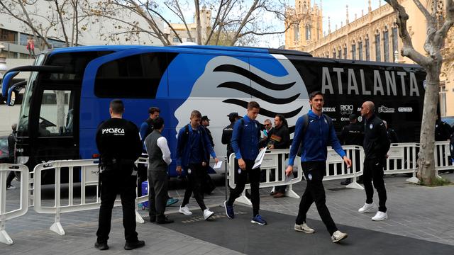 Les joueurs de l'Atalanta rejoignent leur hôtel à Valence. [Susana Vera]