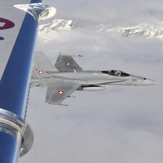 Un avion F-A-18 de l'armée suisse. [Keystone - Dominic Favre]