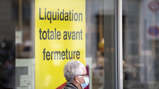 La période d’incertitude liée à la deuxième vague du Covid-19 devient ingérable pour le commerce de détail, qui emploie quelque 28'000 personnes dans le canton de Vaud. [Keystone - Laurent Gillieron]