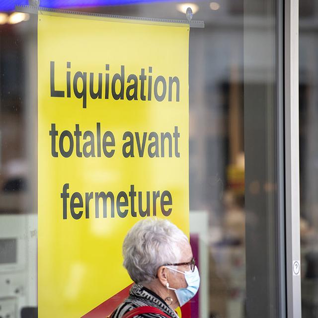 La période d’incertitude liée à la deuxième vague du Covid-19 devient ingérable pour le commerce de détail, qui emploie quelque 28'000 personnes dans le canton de Vaud. [Keystone - Laurent Gillieron]