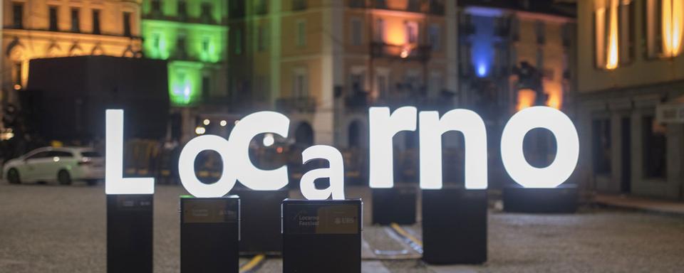 La Piazza Grande de Locarno ne s'illuminera pas cette année, mais le festival vient en aide au cinéma indépendant. [Keystone - Urs Flueeler]