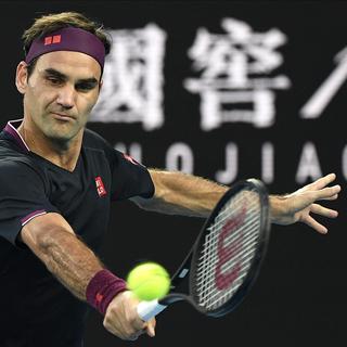 Roger Federer lors de la demi-finale de l'Open d'Australie contre Novak Djokovic. [AP Photo/Keystone - Andy Brownbill]