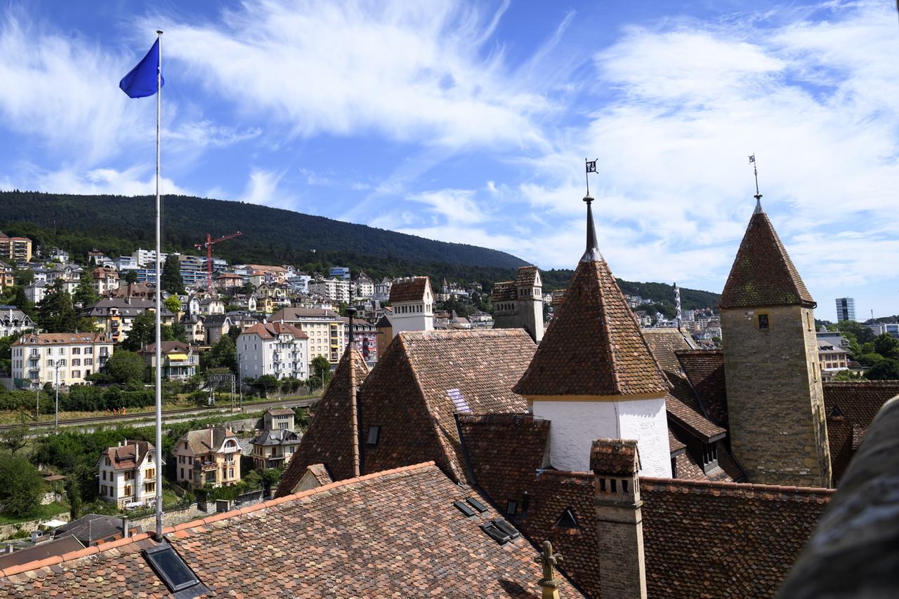 Le drapeau est actuellement bleu car le canton n'a enregistré que 26 nouveaux cas en plus de 30 jours. [Keystone - Laurent Gillieron]