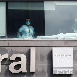 Les médecins et les infirmiers sont sur le pied de guerre à Madrid. [Reuters - Sergio Perez]