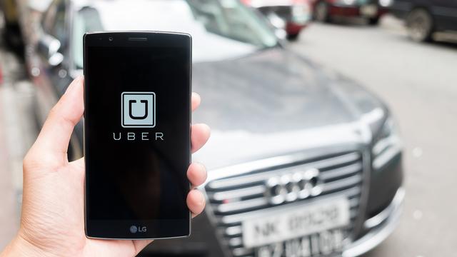 Cʹest le bon vieux monde des taxis genevois qui est ébranlé en 2014 quand Uber fait son entrée sur le marché et casse tous les codes. [Depositphotos - itchaz.gmail.com]