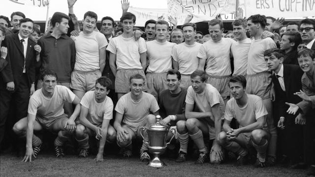 Après 1954 et 1955, le FC La Chaux-de-Fonds est sacré champion de Suisse pour la troisième fois en 1964. [Keystone]