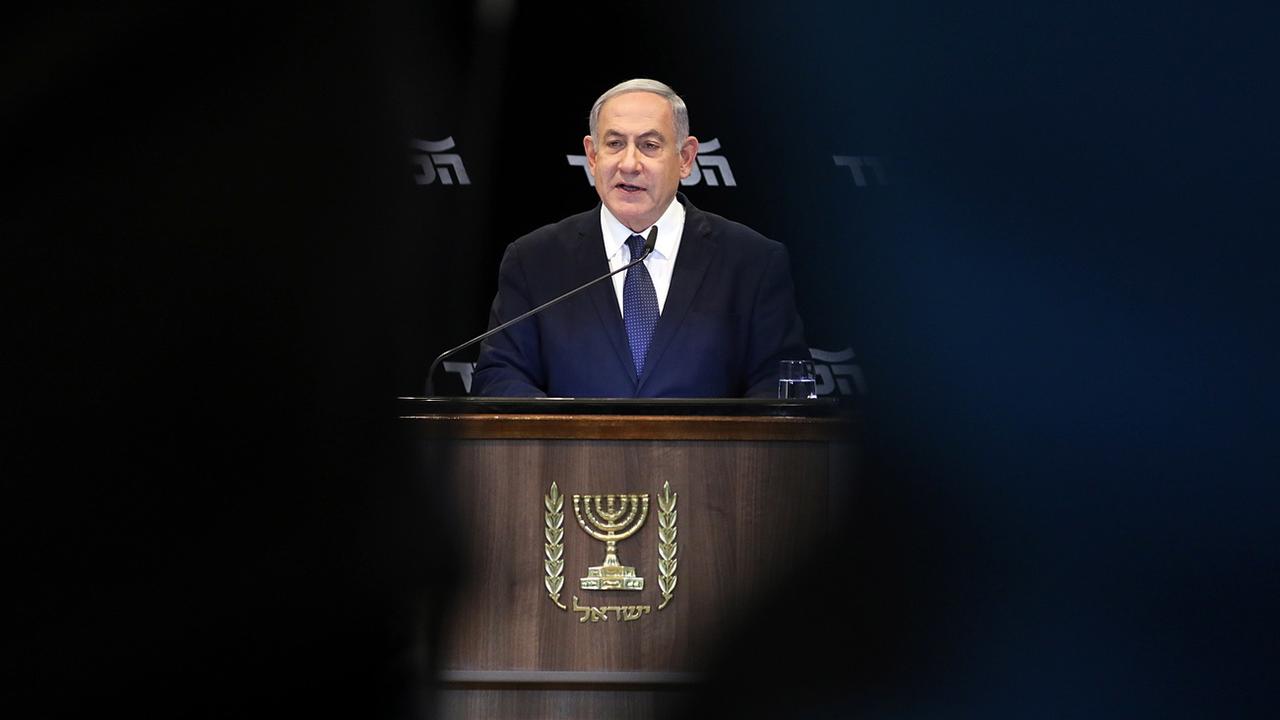 Benjamin Netanyahu a demandé l'immunité au Parlement israélien le 1er janvier 2020. Le Premier ministre israélien est inculpé pour corruption dans une série d'affaires. [Keystone/epa - Abir Sultan]