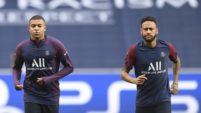 Emmené par le duo Mbappé-Neymar, le PSG part à la conquête de son 10e titre de champion de France. [Keystone - David Ramos]