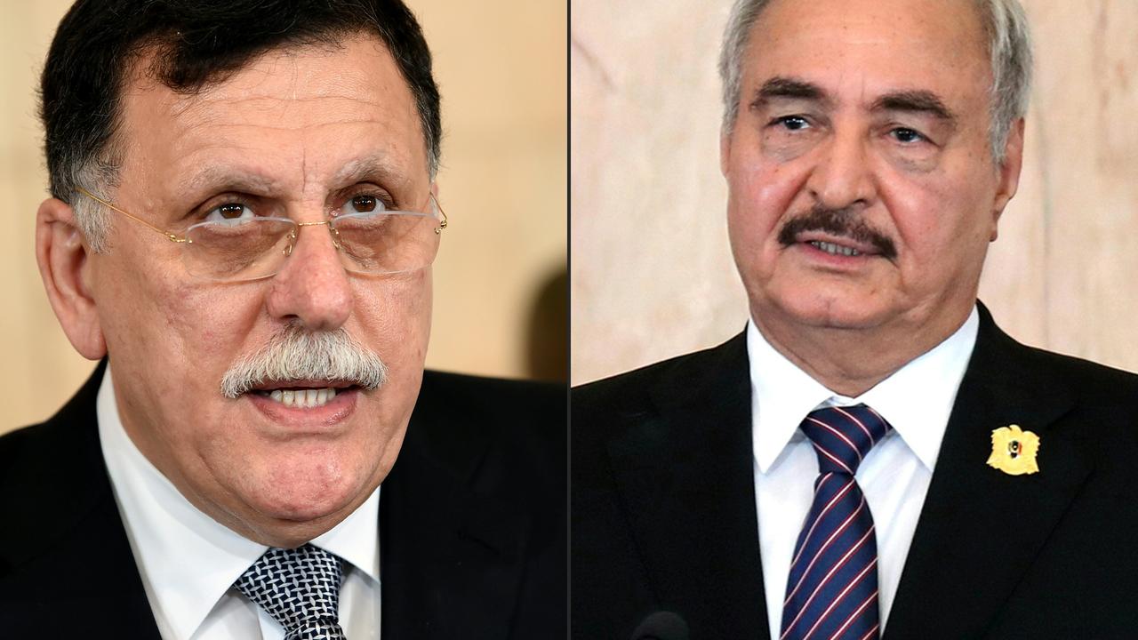 Le chef du Gouvernement d'union nationale libyen, Fayed al-Sarraj, et son rival, le maréchal Khalifa Haftar, homme fort de l'est du pays, doivent se rencontrer lundi à Moscou. [AFP/Tunisian Presidency - Fethi Belaid]