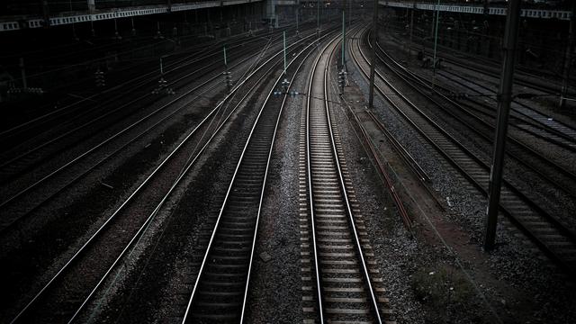 Des rails vides à la station Pont Cardinet de Paris, le 30 décembre 2019. [Reuters - Benoît Tessier]