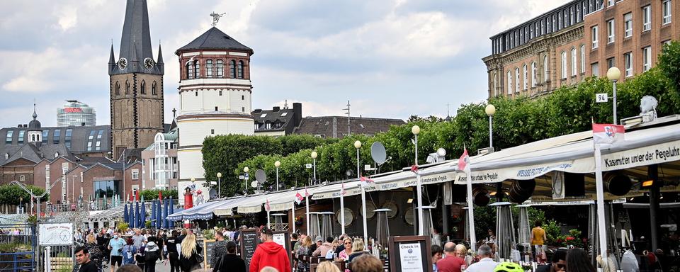 La ville de Düsseldorf fait partie de celles qui préparent des mesures pour faire face à une 2e vague de Covid-19. [EPA/Keystone - Sascha Steinbach]