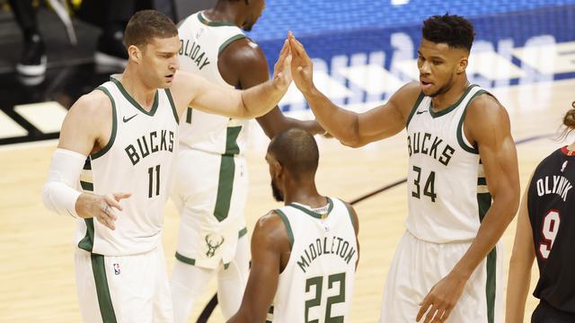 Eliminés par Miami lors des derniers playoffs, les Bucks ont pris une petite revanche. [AFP - Michael Reaves]