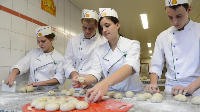 Les restaurants, mais aussi les boulangers ou les bouchers pourront s'inscrire sur la plateforme de GastroVaud et bénéficier des bons d'achat. [Keystone - Jean-Christophe Bott]