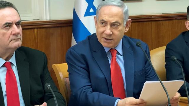 Benjamin Netanyahu lors de sa rencontre hebdomadaire avec son cabinet, le 26 janvier à Jérusalem. [Pool Photo via AP - Dedi Hayun]