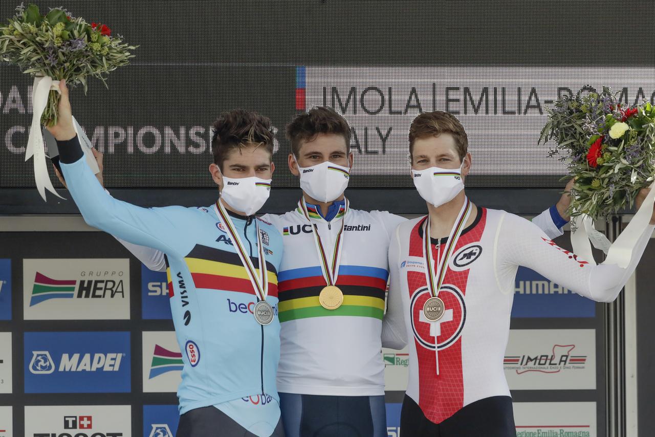 Küng a dû s'avouer vaincu par Van Aert et Ganna. [Keystone - Andrew Mechini]