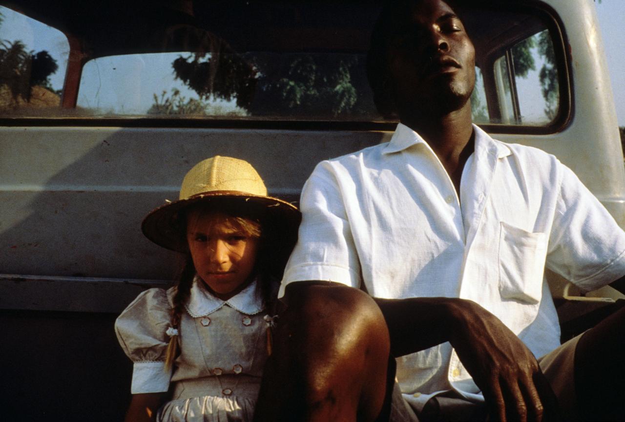 "Chocolat" (1988), premier long métrage de fiction de Claire Denis. [COLLECTION CHRISTOPHEL - Caroline Productions / Nathalie Eno]