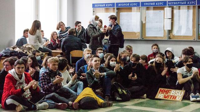 Des étudiants de l'université d'Etat à Minsk lors de leur mouvement de débrayage. [AFP - Stringer]