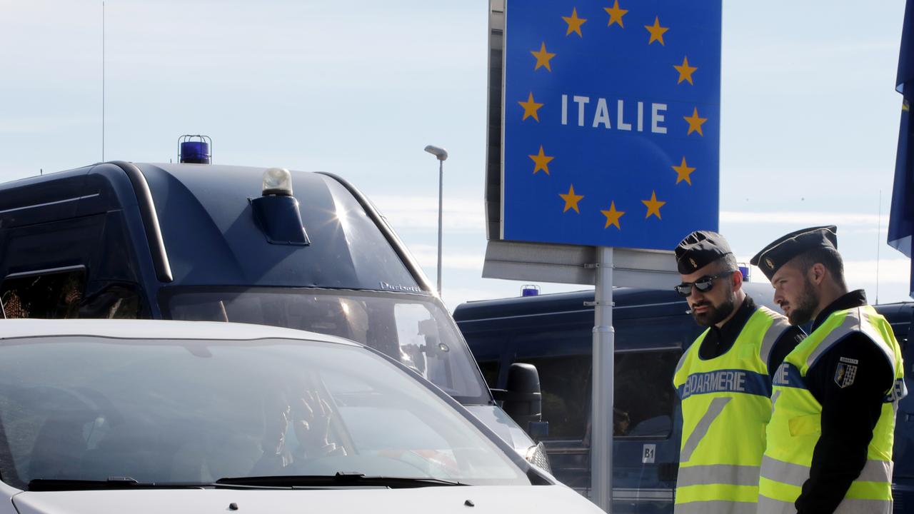 Comme les autres voisins de l'Italie, la France (ici, la douane de Menton) n'entend pas rouvrir sa frontière avec l'Italie le 3 juin [Reuers - Eric Gaillard]