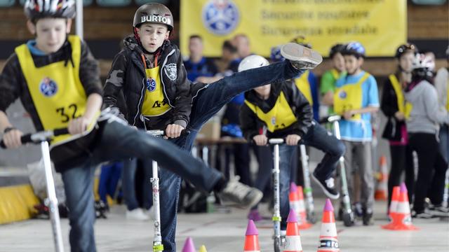 Les accidents de trottinettes ont triplé au cours des dix dernières années. [Keystone - Laurent Gillieron]