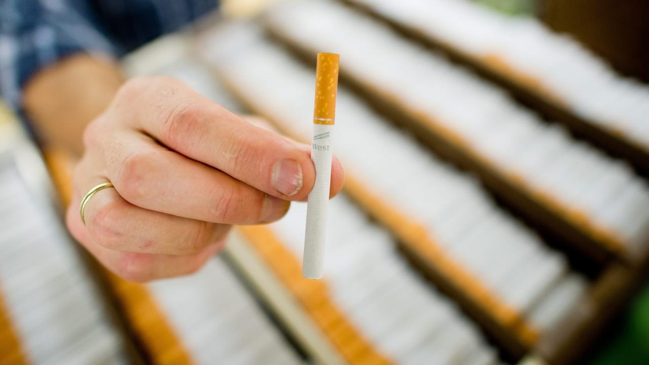 L'Allemagne durcit sa législation sur la publicité pour le tabac. [Keystone/EPA - Julian Stratenschulte]
