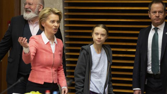 Ursula von der Leyen et Greta Thunberg lors de la conférence sur les promesses climatiques de la Commission européenne. [AP Photo/Keystone - Virginia Mayo]