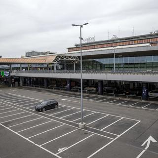 Un parking vide à l'aéroport de Genève, le 23 mars 2020. [Keystone - Salvatore Di Nolfi]