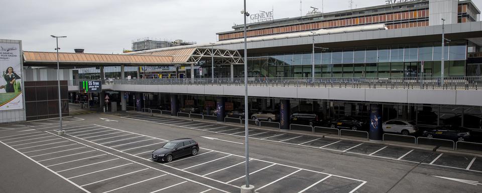 Un parking vide à l'aéroport de Genève, le 23 mars 2020. [Keystone - Salvatore Di Nolfi]