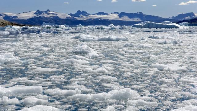 La banquise d'été de l'Arctique ne couvre plus que 3,74 millions de km2. [Aurimages via AFP - Philippe Roy]