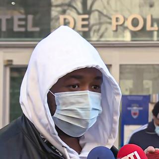 Michel, le producteur passé à tabac, devant l'IGPN à Paris, le 26 novembre. [AFP - Aurore MESENGE]