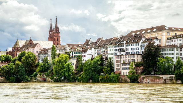 La ville de Bâle vue depuis le Rhin. [Depositphotos - Vadmary]