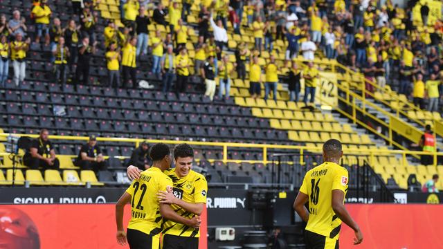 Giovanni Reyna, 17 ans seulement, a ouvert le score pour Dortmund devant près de 10'000 spectateurs. [Bernd Thissen]