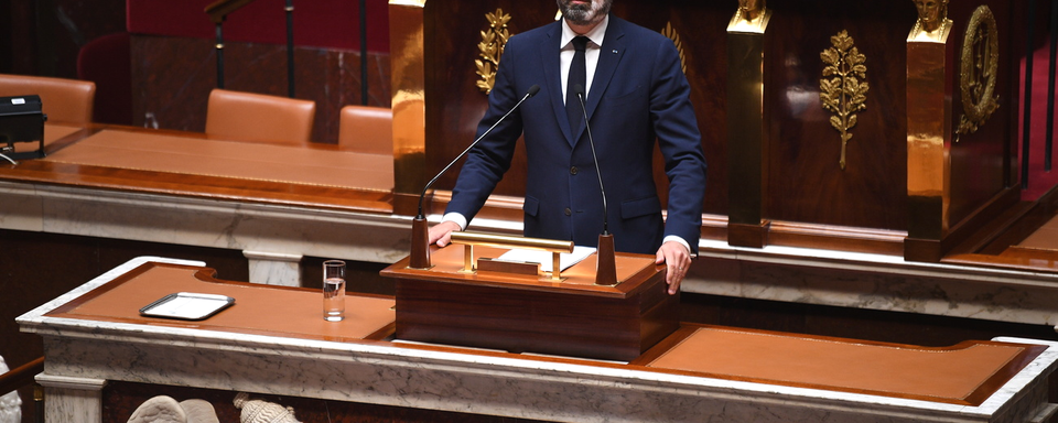 Edouard Philippe à l'Assemblée nationale, à Paris, 28.04.2020. [Pool/EPA/Keystone - David Nivière]