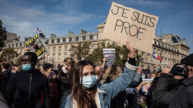 Manifestation en hommage à Samuel Paty à Paris, 18.10.2020. [AFP - Hans Lucas]