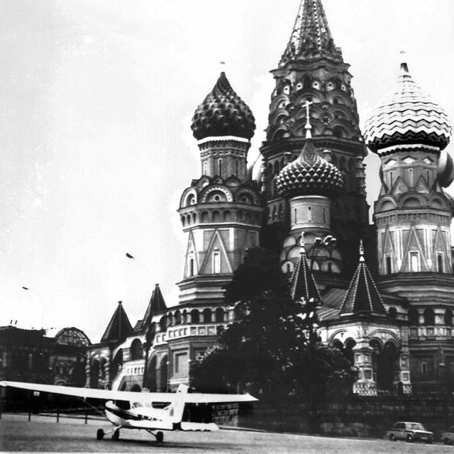 Un avion avait atterri sur la Place Rouge de Moscou en 1987. [AP Photo/Keystone - Fls]