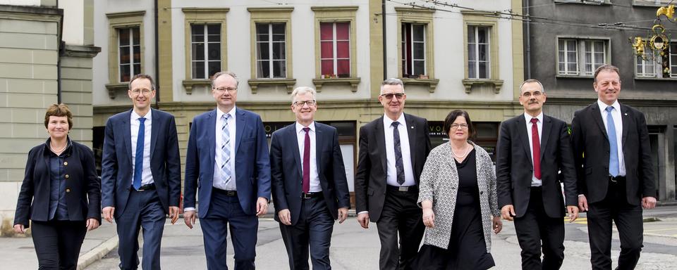 Le Conseil d'Etat fribourgeois photographié après l'élection complémentaire le 17.03.2018. [Keystone - Jean-Christophe Bott]