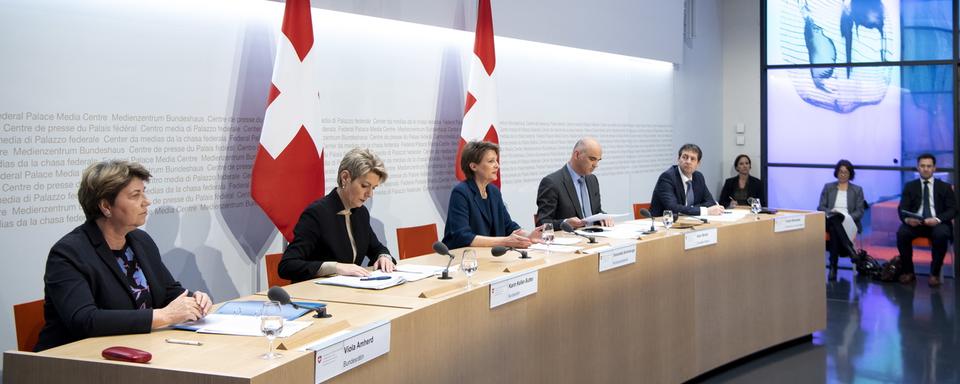 La conférence de presse du 16 mars 2020 sur l'état d'urgence déclaré en Suisse. [EPA/Keystone - Anthony Anex]