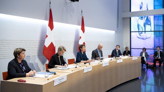La conférence de presse du 16 mars 2020 sur l'état d'urgence déclaré en Suisse. [EPA/Keystone - Anthony Anex]