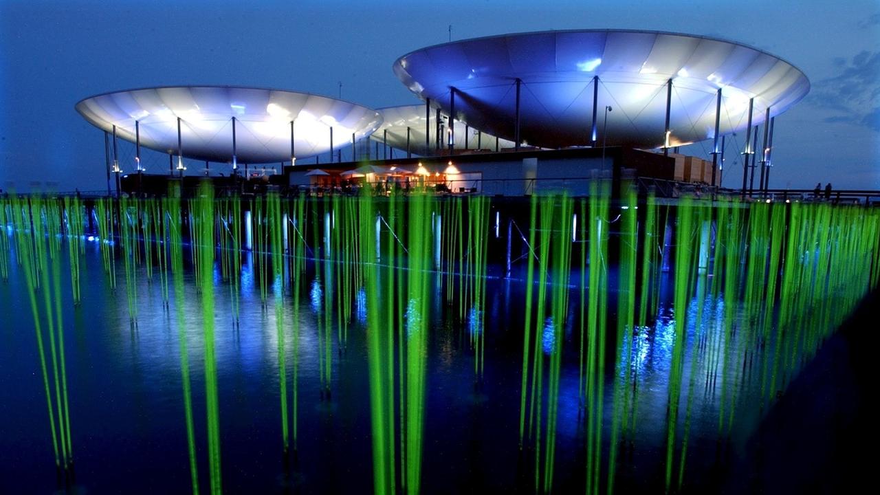 L'arteplage de Neuchâtel d'Expo.02 le 20 octobre, au dernier jour d'ouverture [Keystone - Laurent Gillieron]