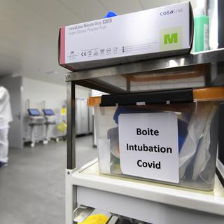 Un kit d'intubation de l'hôpital cantonal fribourgeois [Keystone - Anthony Anex]