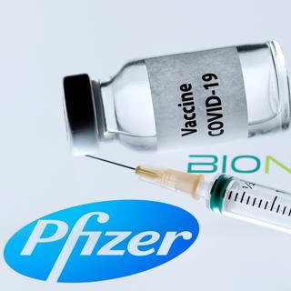 Le vaccin contre le Covid-19 de Biontech/Pfizer a été approuvé par le Royaume-Unis. [JOEL SAGET/AFP]