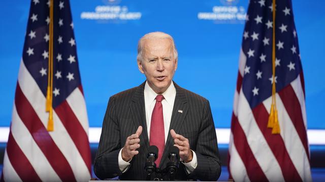 Joe Biden a dénoncé "l'incroyable irresponsabilité" de Donald Trump. [Keystone/AP - Andrew Harnik]