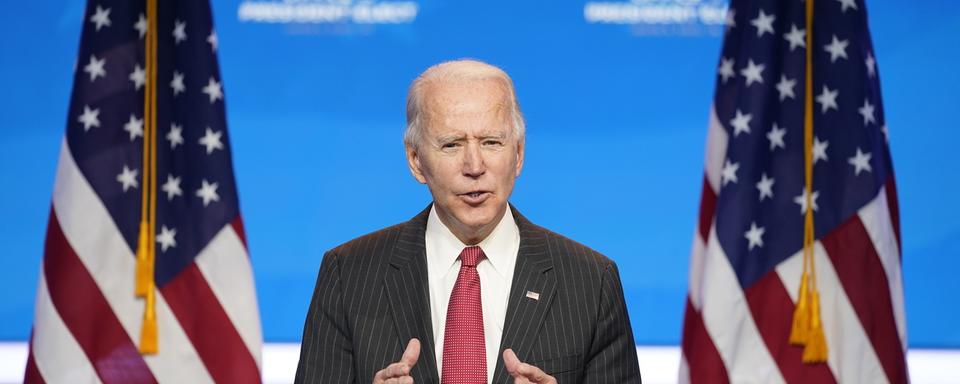 Joe Biden a dénoncé "l'incroyable irresponsabilité" de Donald Trump. [Keystone/AP - Andrew Harnik]