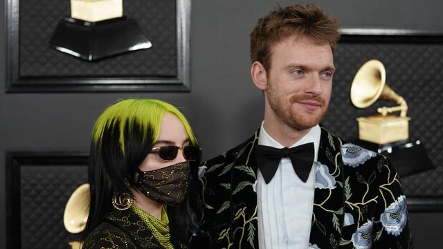 La révélation pop Billie Eilish partage avec son frère Finneas O'Connell, principal auteur avec lequel elle travaille, le prix de chanson de l'année pour "Bad guy". [Mike Blake]