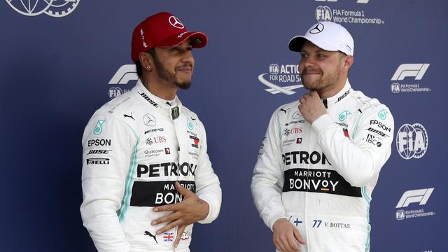 Les Mercedes de Lewis Hamilton et Valtteri Bottas devraient à nouveau occuper les premiers rôles cette saison. [Keystone - Ng Han Guan]