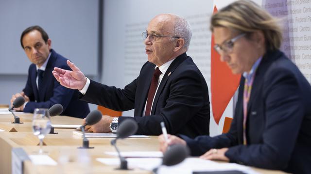 Ueli Maurer devant la presse vendredi 26.06.2020. [Keystone - Peter Klaunzer]