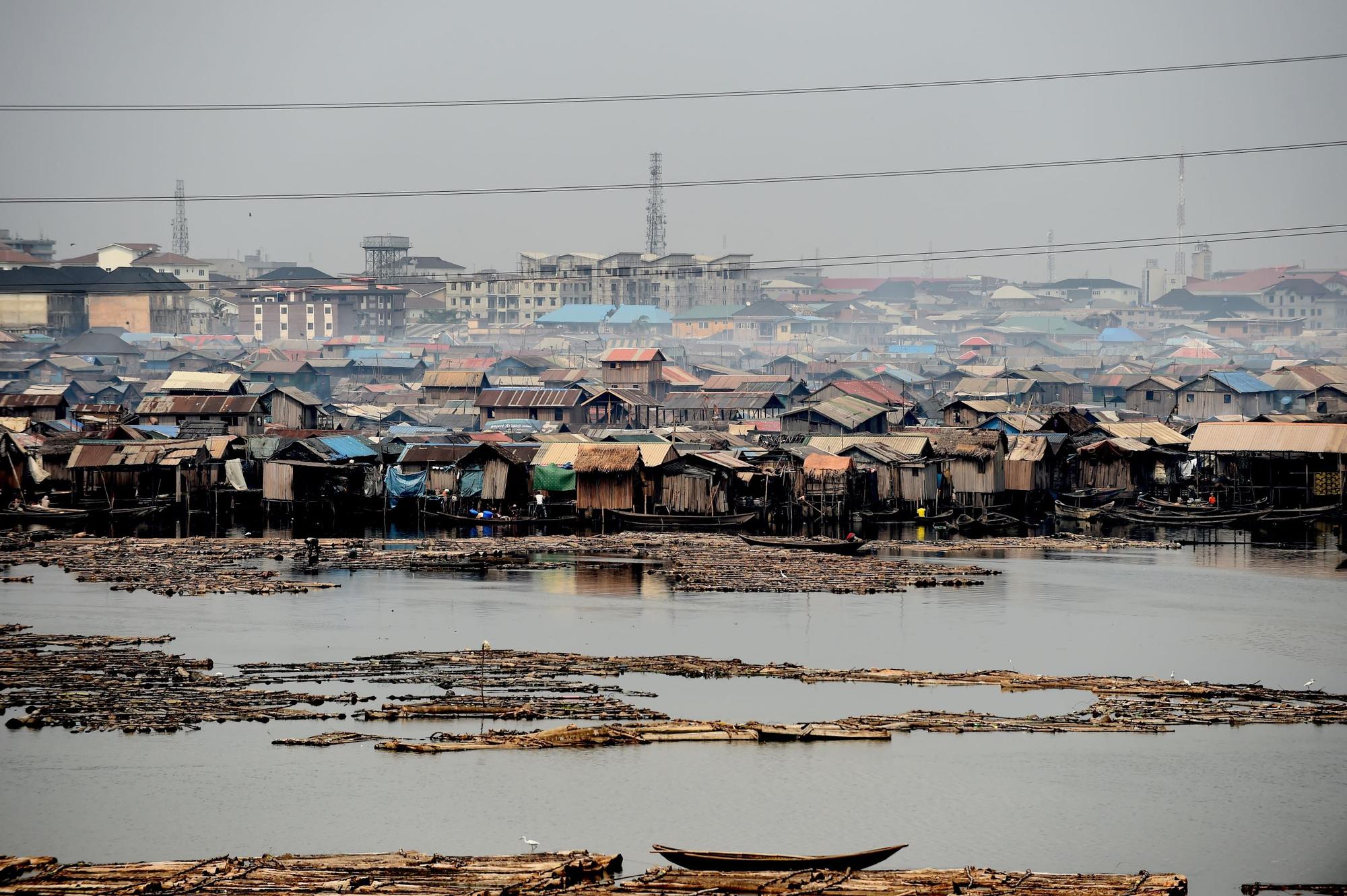 Un bidonville qui témoigne de l'extrême pauvreté d'une grande partie de la population. [AFP - PIUS UTOMI EKPEI]